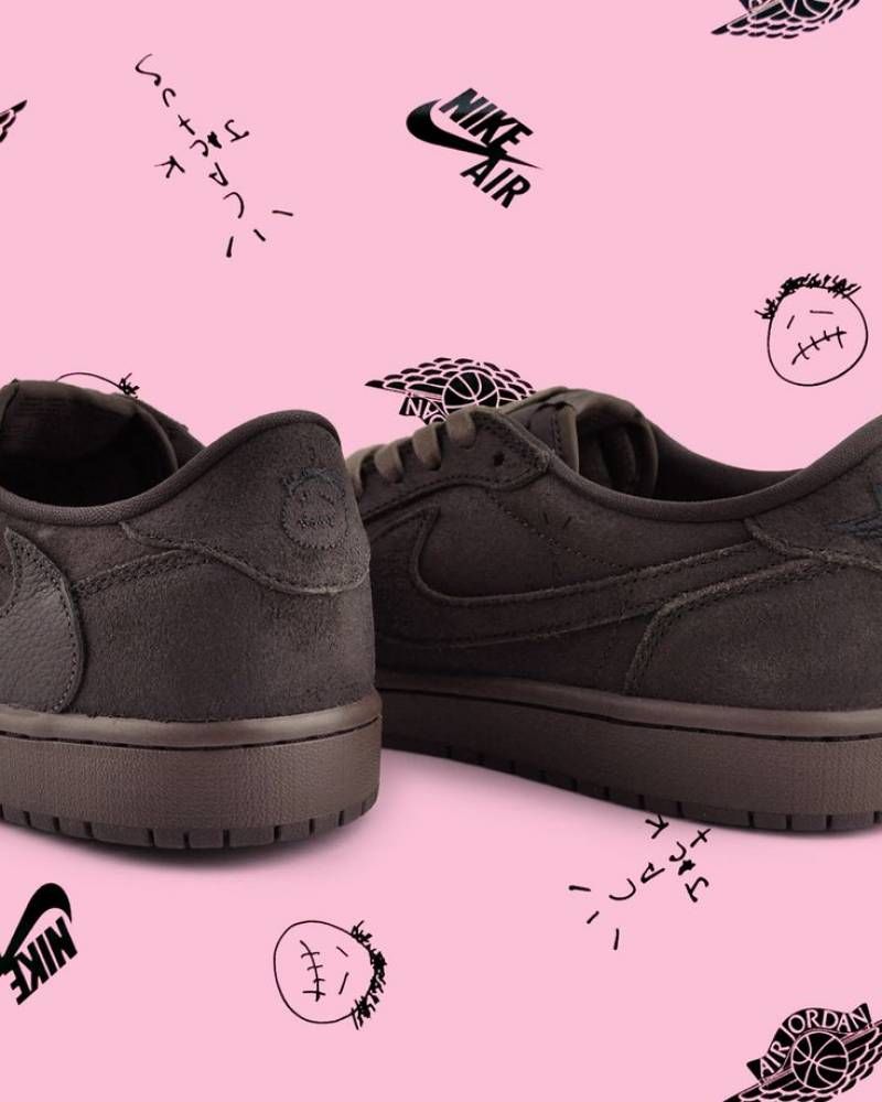 Travis Scott x Air Jordan 1 Retro Low OG SP Velvet Brown UA view 3